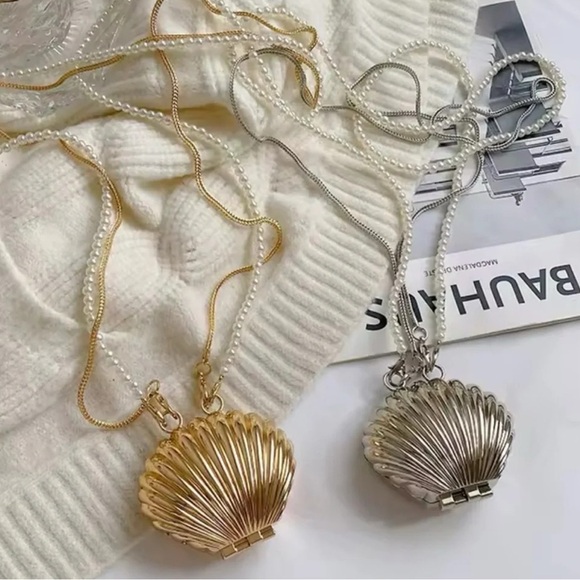 Gold Seashell Lipstick Bag – Pearl Chain, Chic Mini Crossbody - Picture 1 of 6